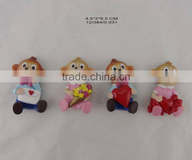 resin monkey figurine for valentine decoration