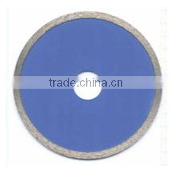 Continous rim diamond saw blade for wet cutting