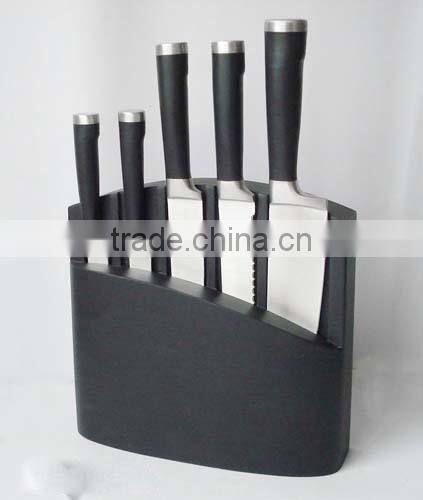 5-Pieces Knife set: 5 knives + wooden knife block.