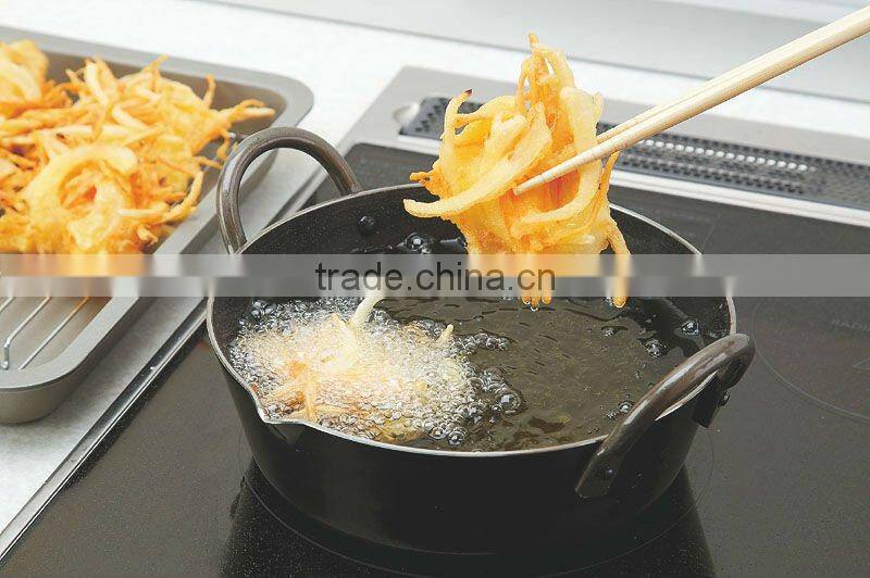 Iron deepfryer which it is crispy and is fried deliciously