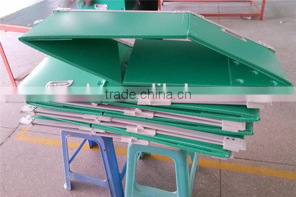 Top quality pp corrugated moving box with wheels