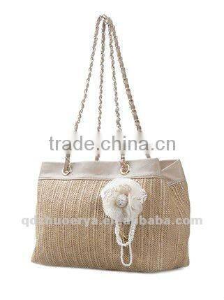 Raffia traw beach bag for girls in Summer
