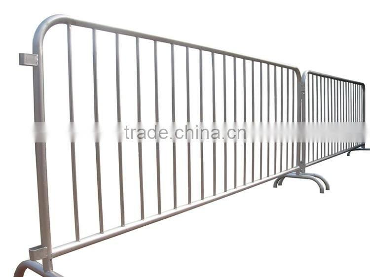 Best selling Road barrier fence / sports field crowd control barrier