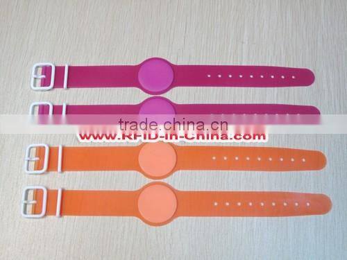 125KHz/134.2KHz/13.56MHz RFID Green Wristbands, Colorful PVC RFID Wristbands for Events/Party