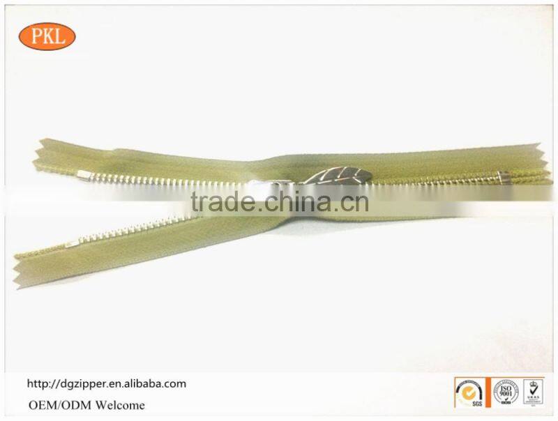 Wholesales metal waterproof zipper for bags