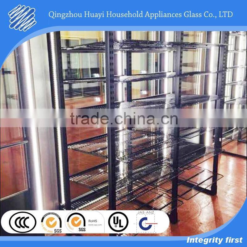 space-saving anti-fog toughened walk-in deli glass in supermarket
