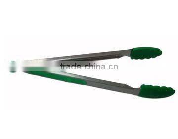 Silicone serve tong with lock grip