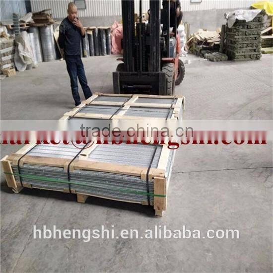 Steel Metal Type and Heat Treated Pressure Treated Wood Type Cheap Welded Wire Mesh Fence With Post