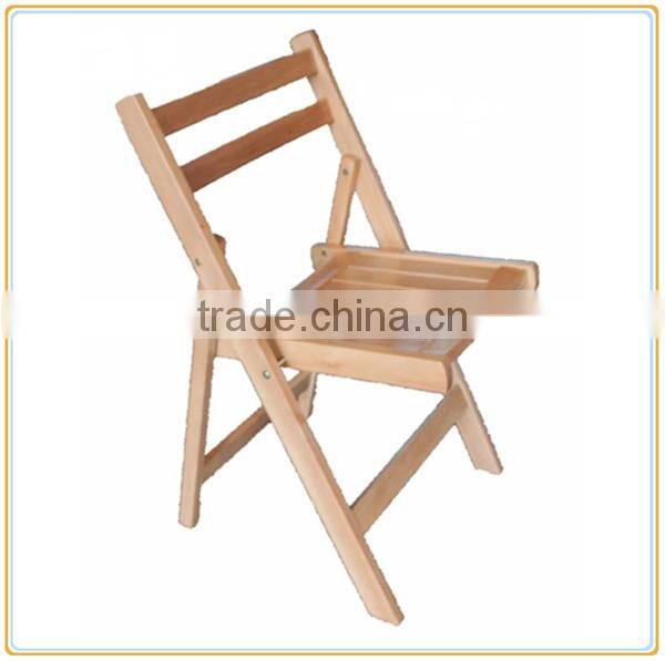 Comfortable wooden folding chair for leisure use
