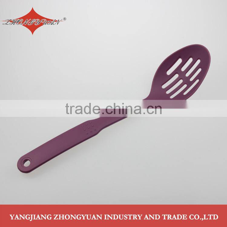 Wholesale Nylon kitchen accessory slotted spatula kitchen utensil for cooking tools