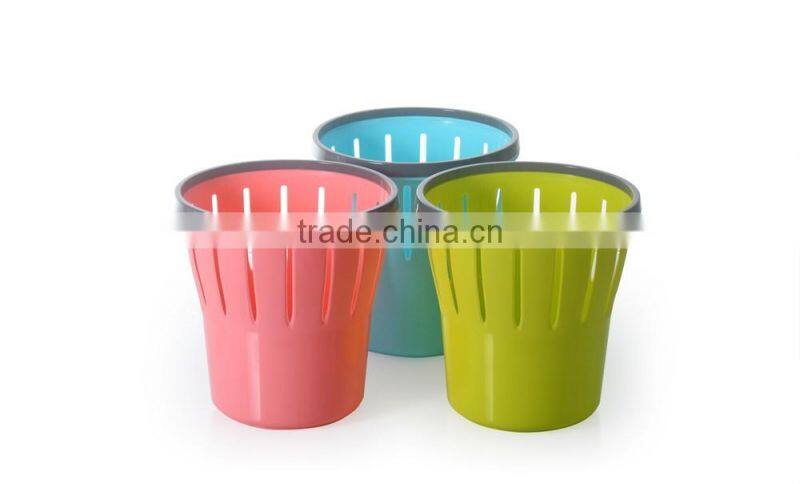 Hollow-out round Plastic wastebin for home and office