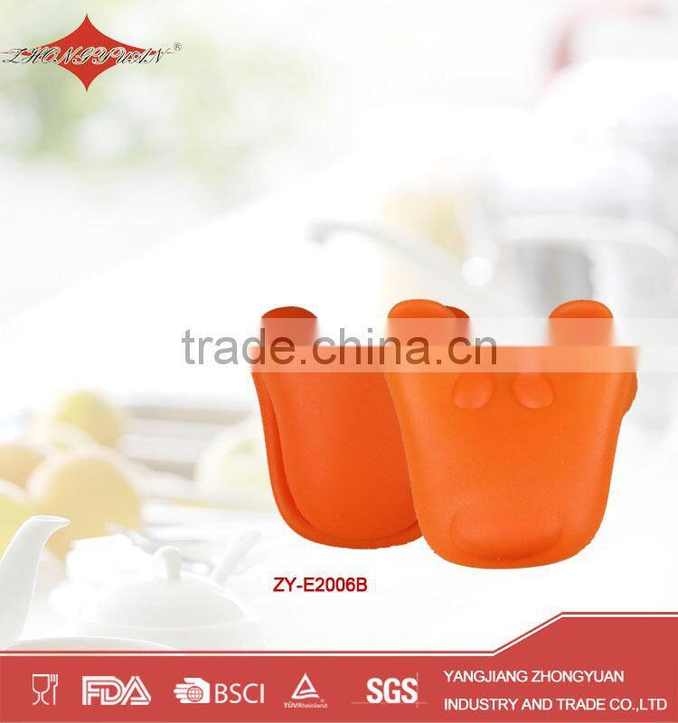 Fashionable silicone household oven glove with fabric