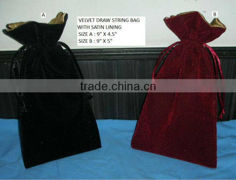 Velvet drawstring bag with satin lining