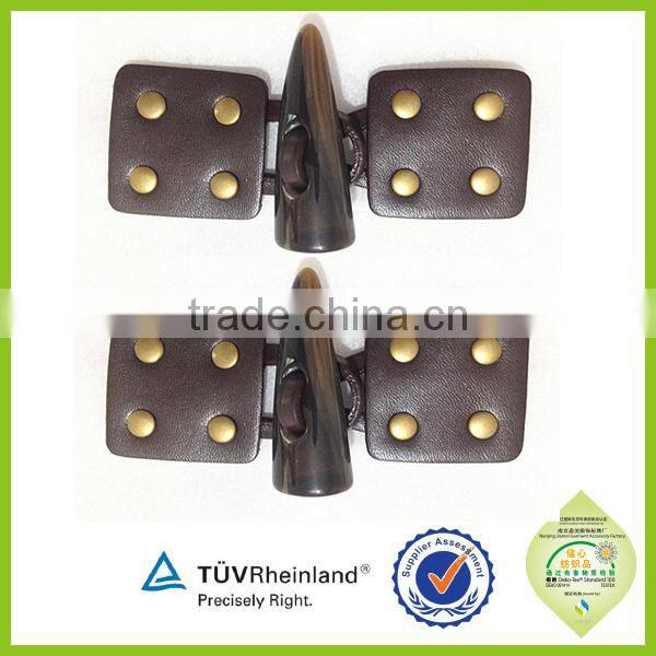 fancy polyester plastic resin toggle button