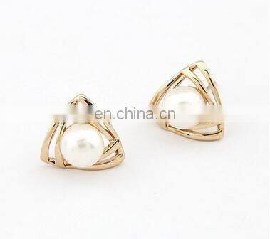 Korean jewelry sweet and romantic and lovely and generous temperament imitation pearl earring hollow Triangle earring