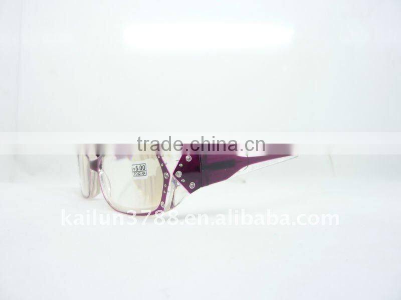 Hot Plastic Diamond Optical Glasses