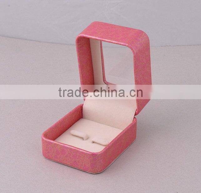 Rectangular shaped necklace case with window