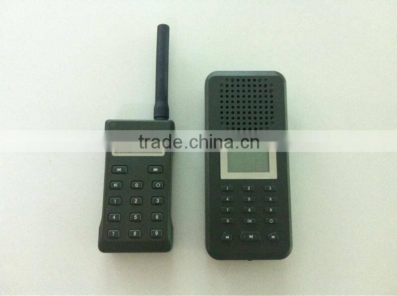 Electronic bird caller for hunting with remote control