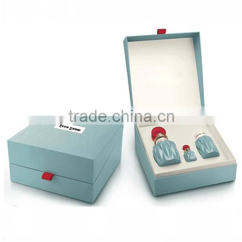 Fashion paper cosmetic box with cmyk and gold stamping , makeup kit paper packing gift box