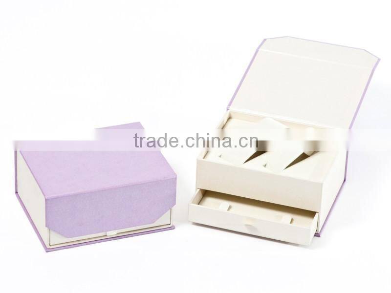 Elegant purple paper jewelry box with magnet closure