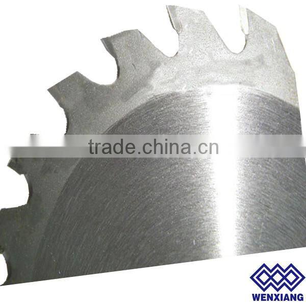 circular saw blade cutting metal/wood