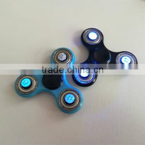 699 new type tri led hybrid ceramic bearing spinner led glow light hand fidget spinners spinner toy