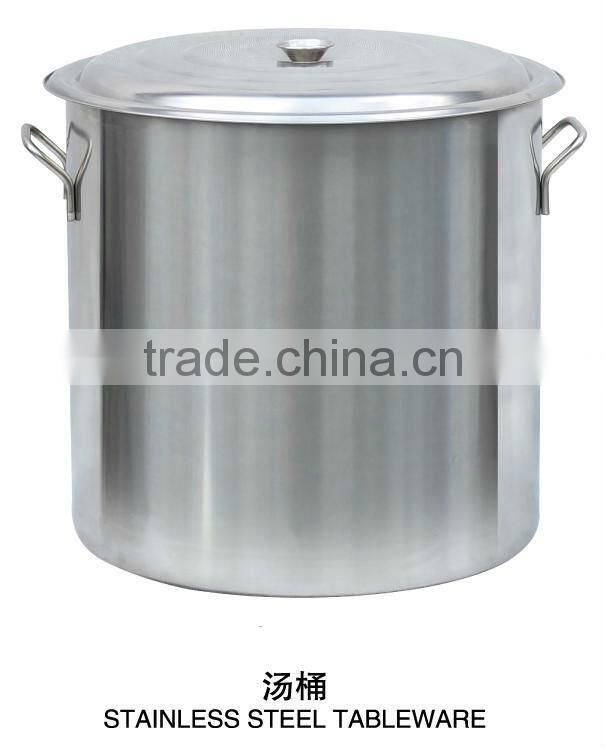 Automatic polishing machine for stainless steel utensil