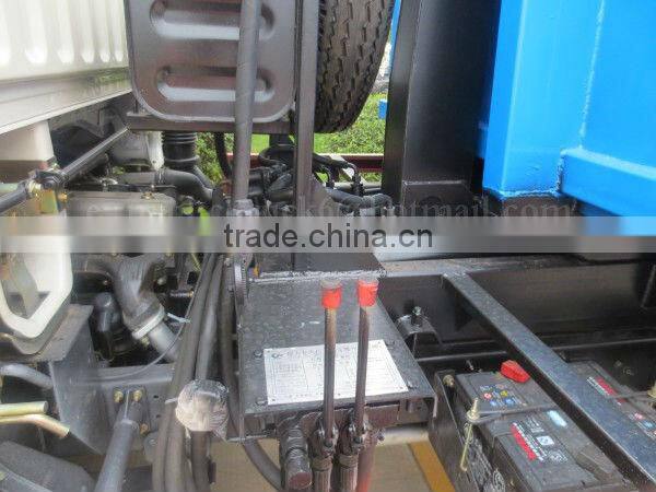 4CBM DONGFENG FRK 4*2 Garbage Can Truck