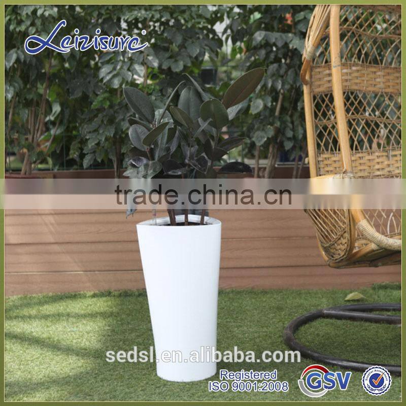 self watering tringle plastic planter