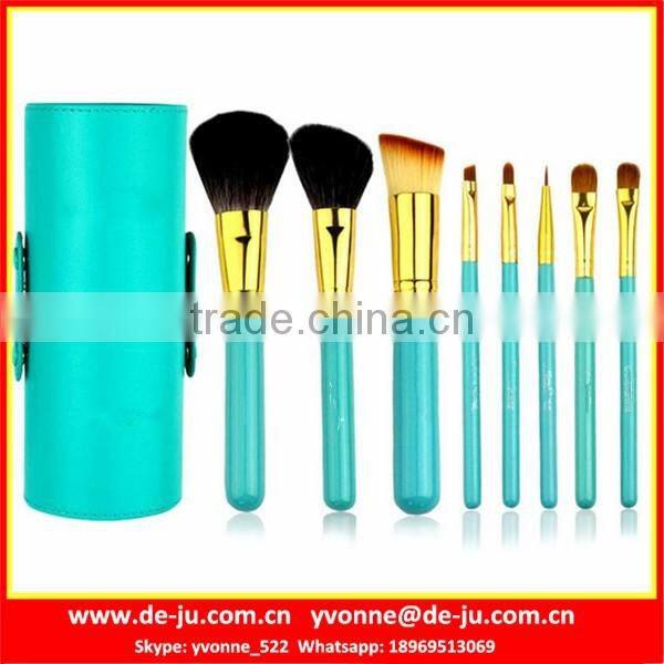 Maroon Face Powder Makeup Brushes