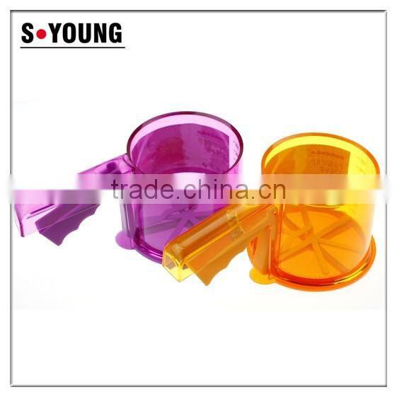 41020Fashional cake baking tools hand operated plastic Flour Sifter