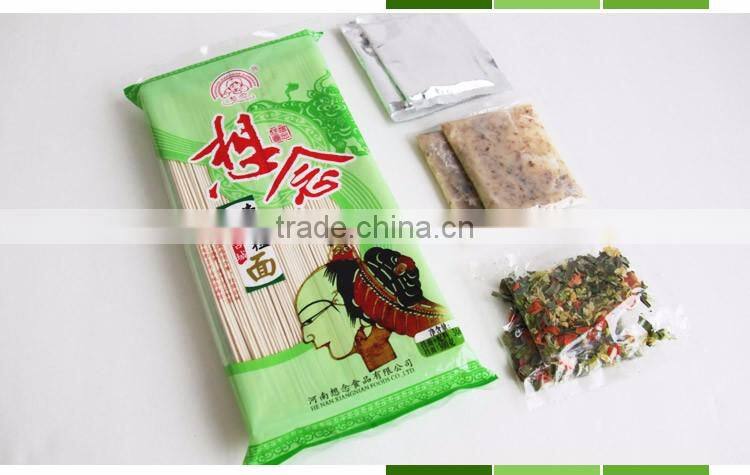 Instant ramen soup noodles with seasoning bags