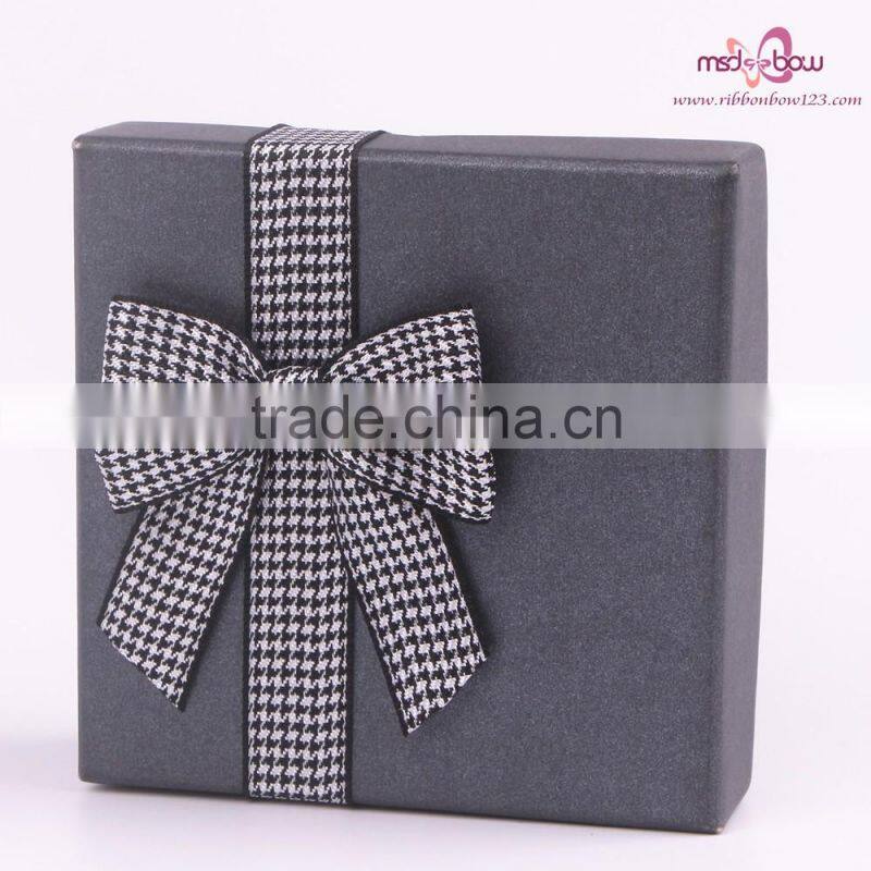 how to make a ribbon bow gift wrapping