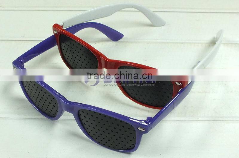 90 Holes 14cm Wide Cure Myopia Hyperopia Vision Correct Pinhole Glasses