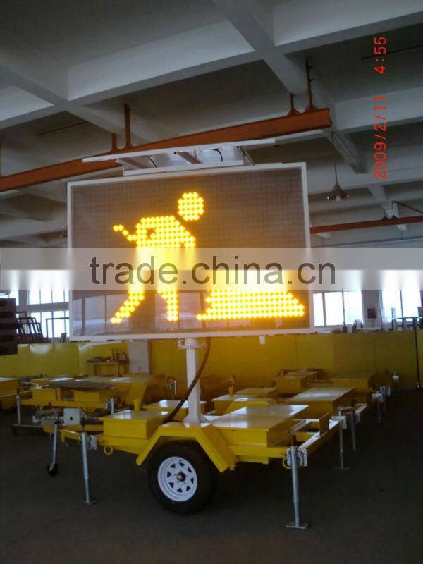VMS LED sign trailer 400 amber color