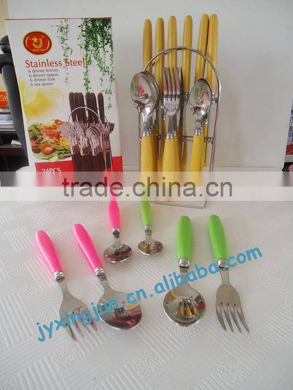 Comfortable plastic handle cutlery in plastic tray
