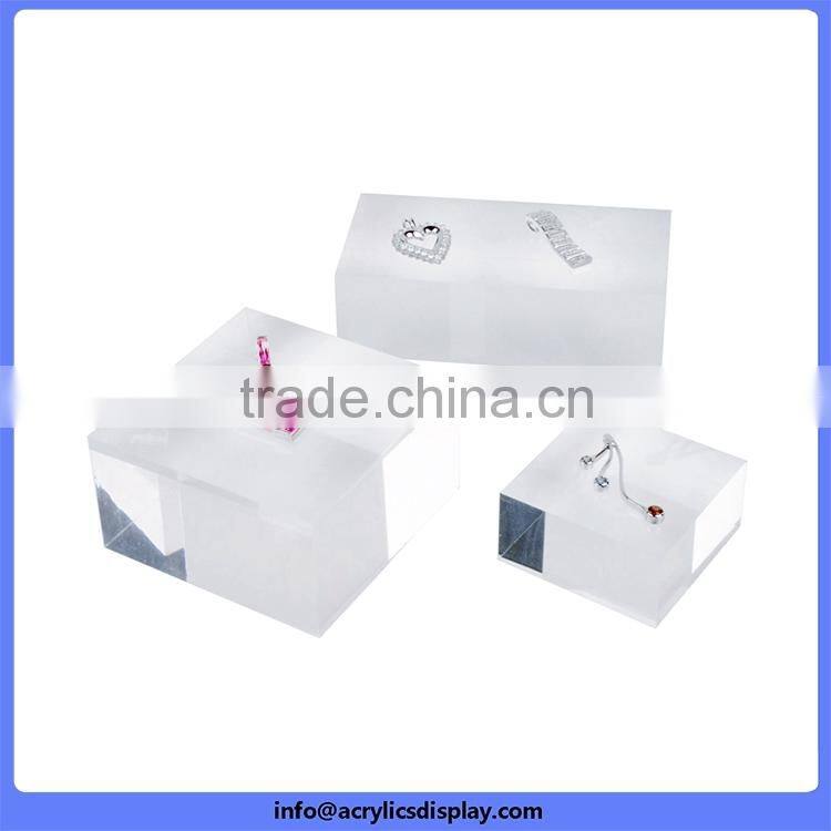 Wholesale Cheap Discount elegant jewelry display acrylic