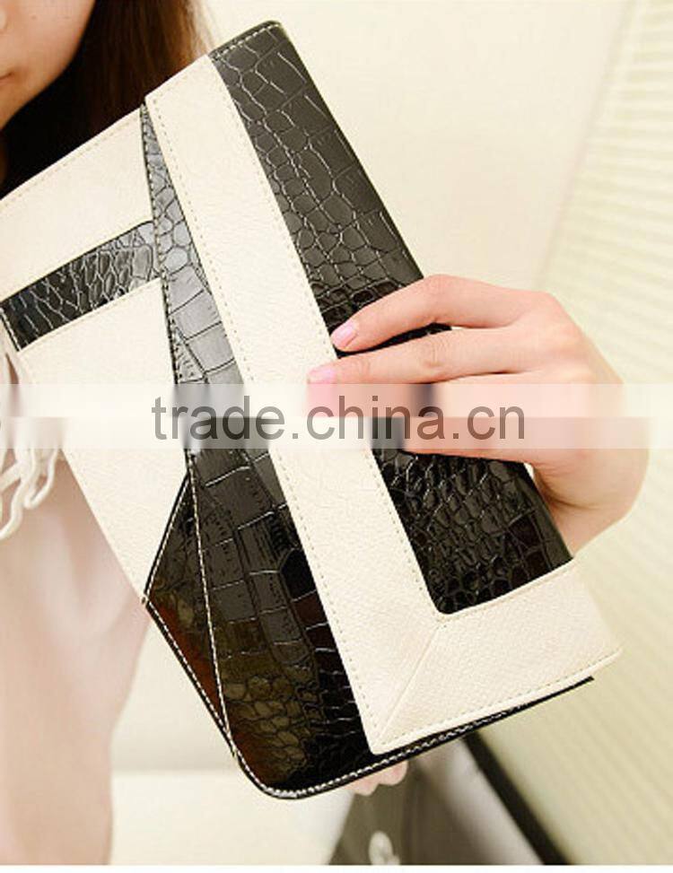 New Hot Serpentine Women Messenger Bags Hit Color Party Bags Tote Designer Handbags Brands Vintage Cover Women Handbag