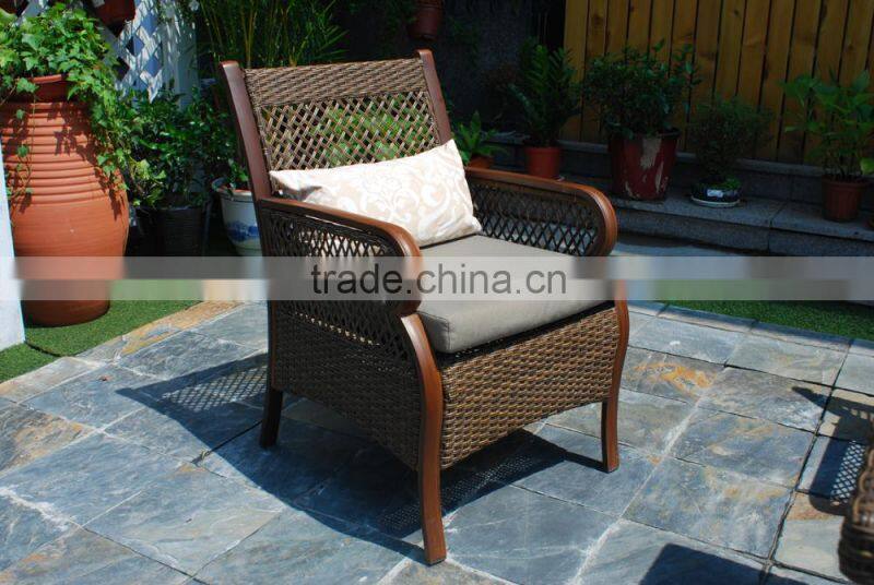 Wholesale Excellent Waterproof Garden Outdoor Wicker Furniture Table Set