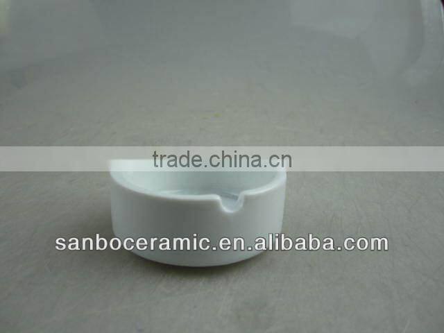 stock white round porcelain ashtray