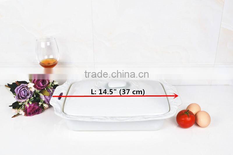 14.5" Square porcelain bakeware with lid