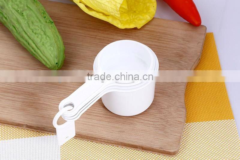 Factory price high quality PP food grade material customized logo measuring cups