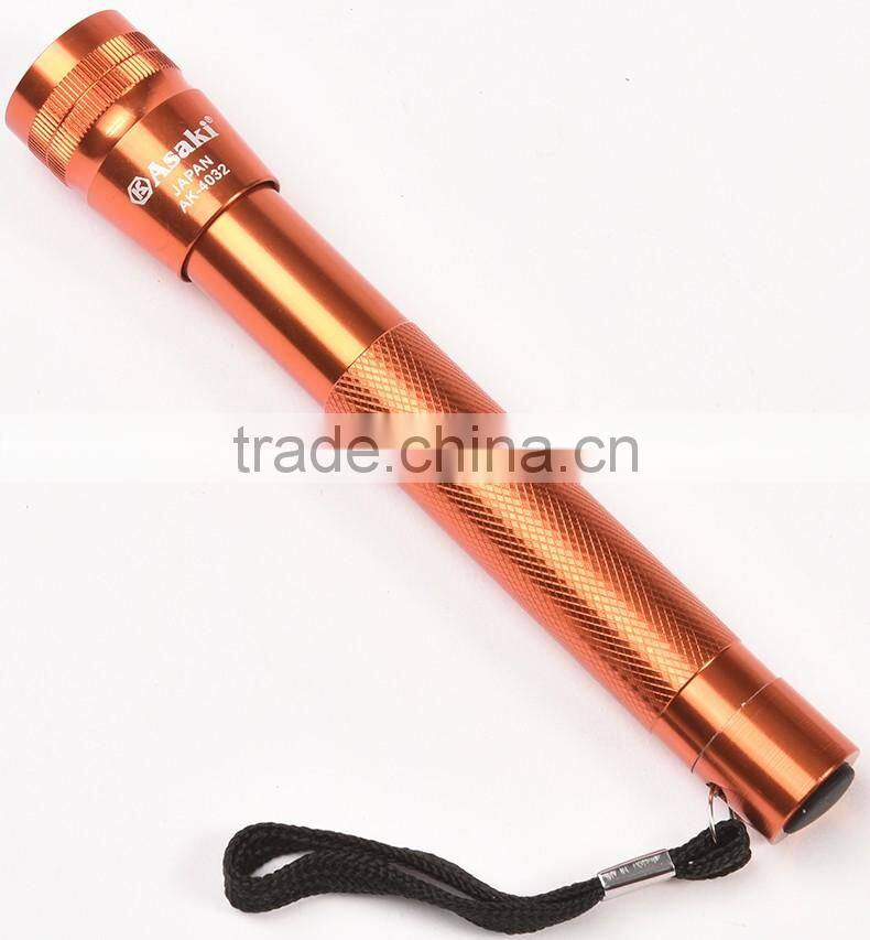 AK-4032 high quality dry battery operated led flash light
