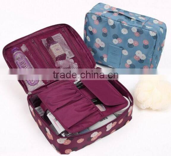printing fabric soft travel cosmetic bag case,women travel organizer makeup bag,beauty travel carry case,polyester travel cube