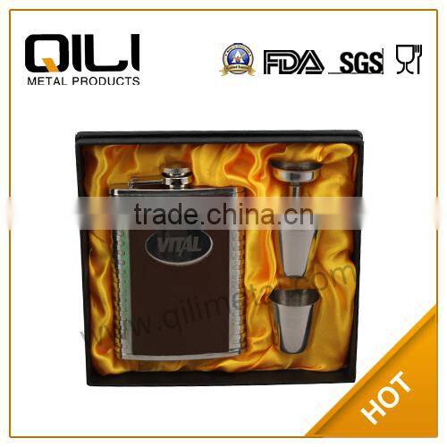 8oz classic hip flask gift set for men