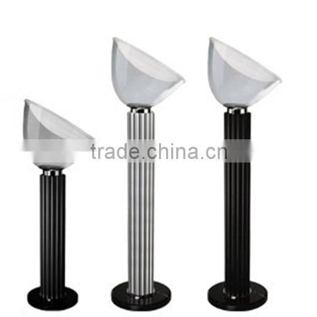 Modern Silver Aluminum Floor Lamps 60W UL Lighting for Hotel Rooms