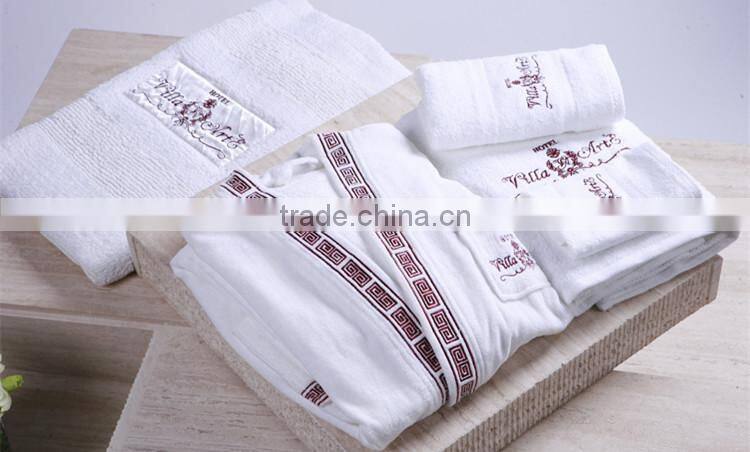China Customized 100% Cotton Towel Bathrobe for Wholesale