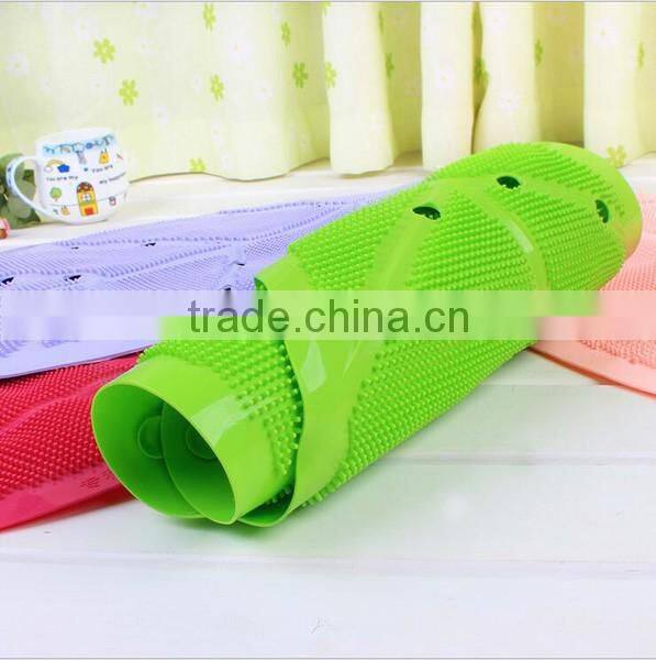High quality green foot shaped rubber bath mat