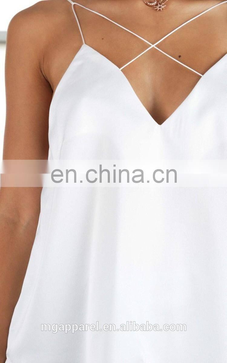 2017 Latest design girls top fashion white halter neck tops
