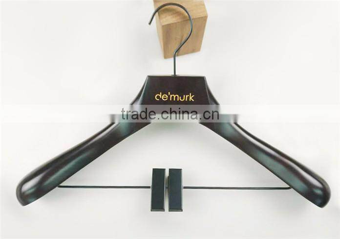 CY-651custom garment wooden cloth hanger wooden suit hanger with trousers clips